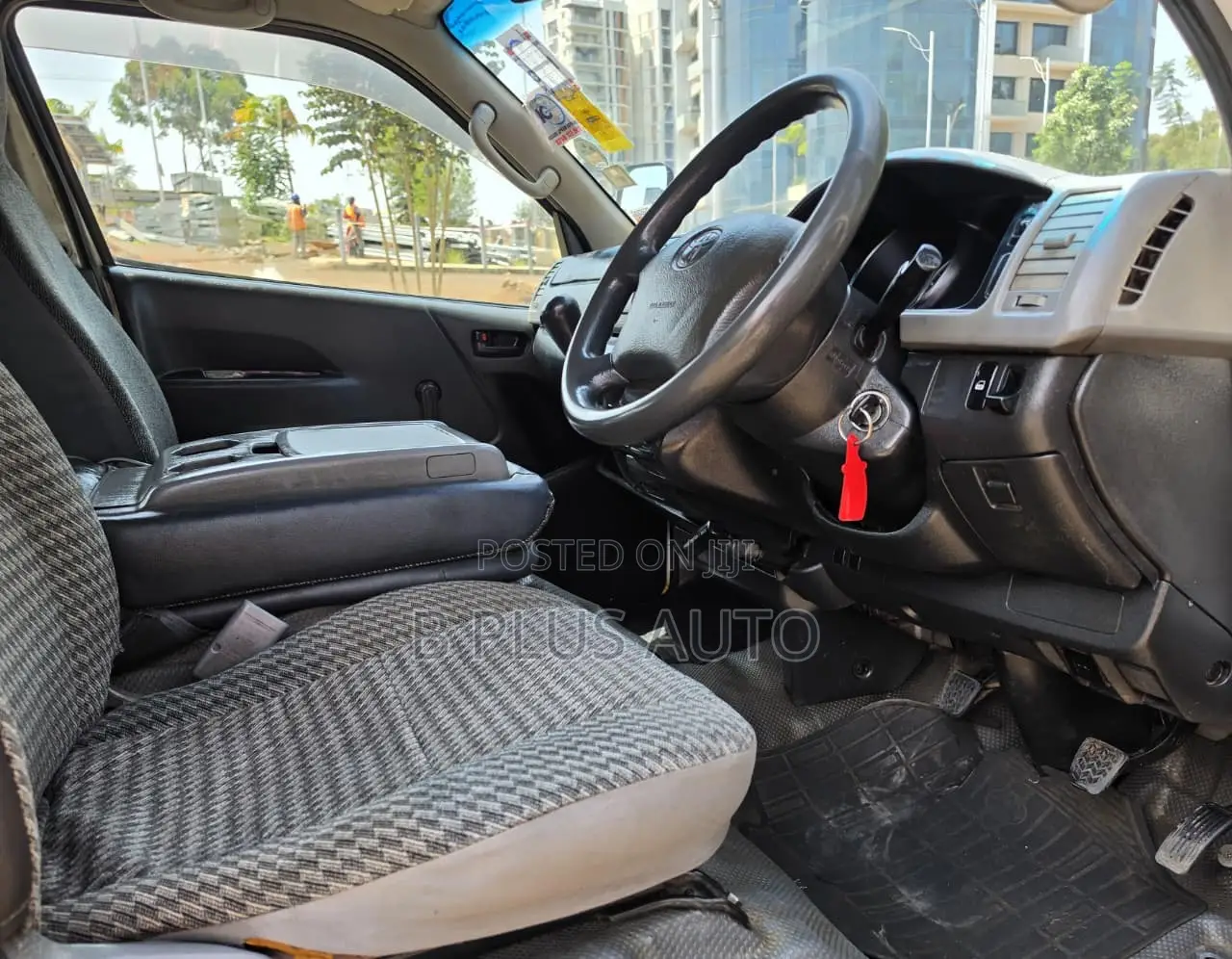 Toyota HiAce 2007 Yellow