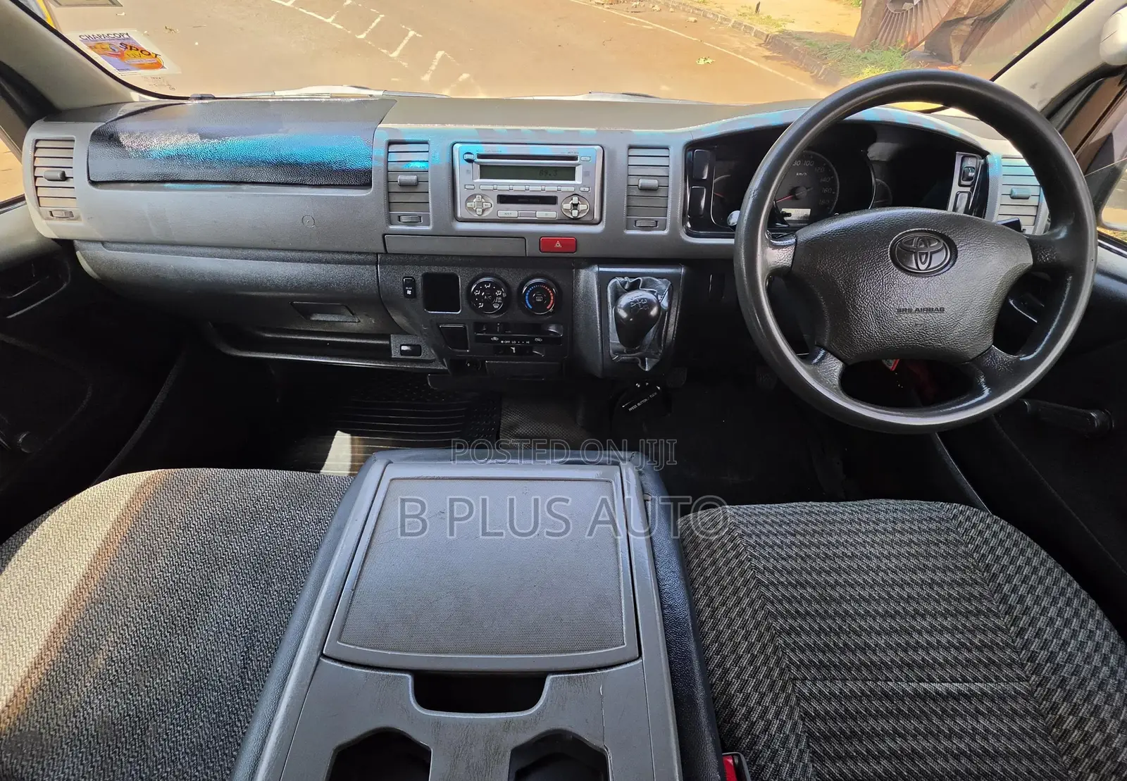 Toyota HiAce 2007 Yellow