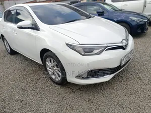 Toyota Auris 2016 White