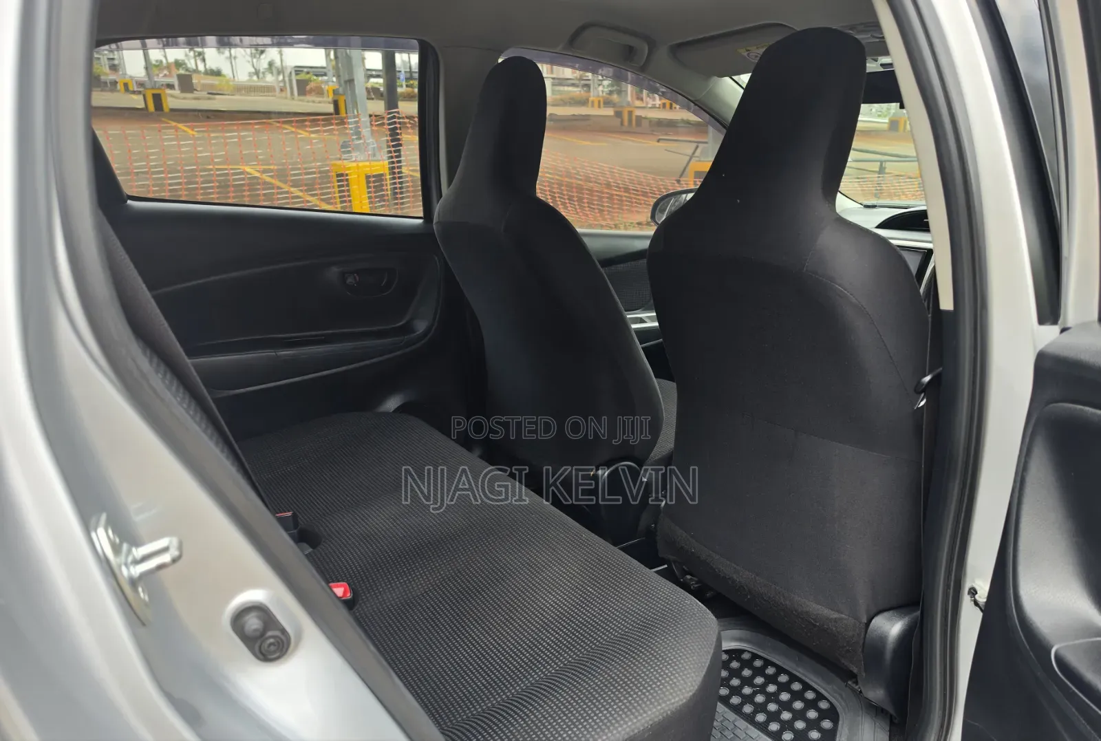 Toyota Vitz 2015 Silver