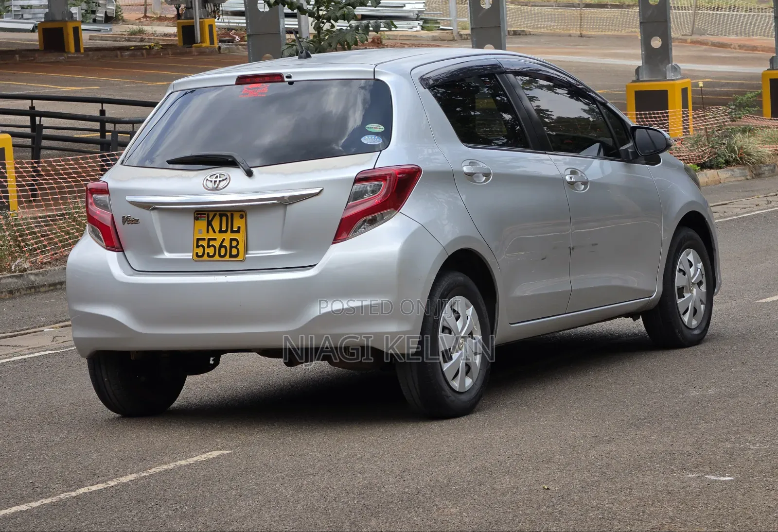 Toyota Vitz 2015 Silver