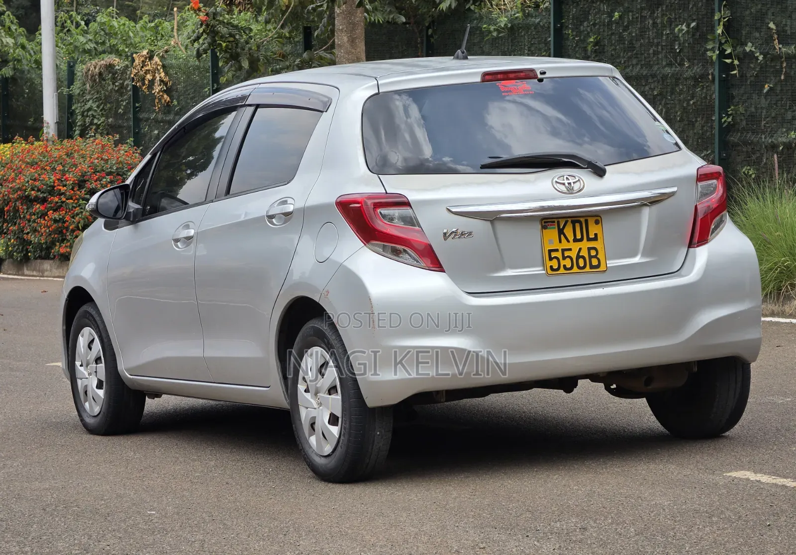 Toyota Vitz 2015 Silver