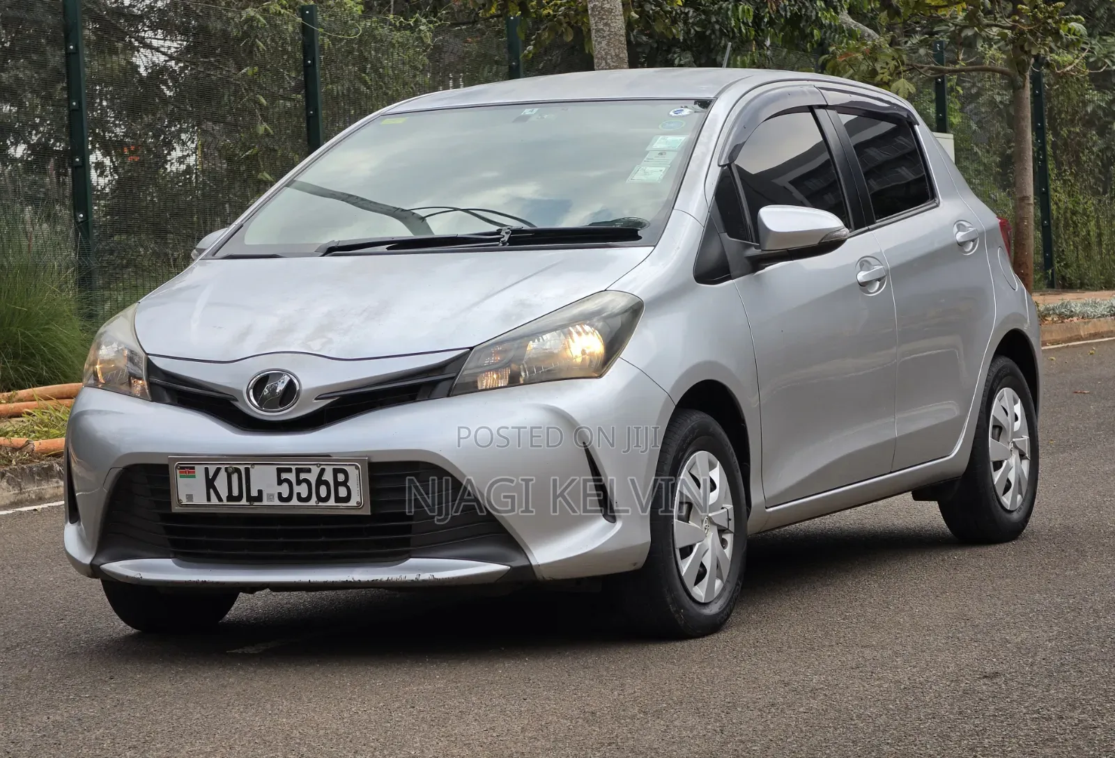 Toyota Vitz 2015 Silver