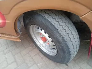 Toyota HiAce 2002 Brown