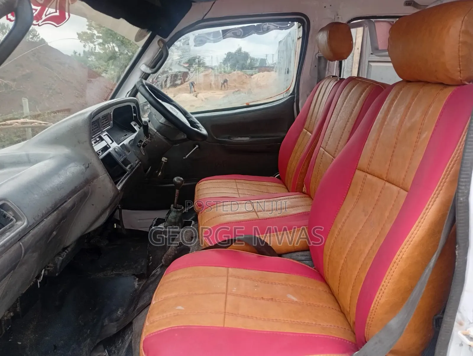 Toyota HiAce 2002 Brown