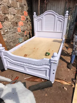 4x6 Classic White Bed