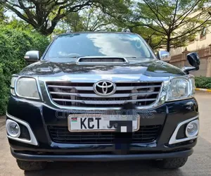 Toyota Hilux 2012 Black