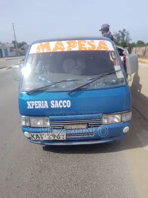 Nissan Caravan (Urvan) 2000 Blue