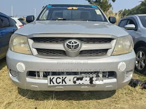 Toyota Hilux 2011 Silver