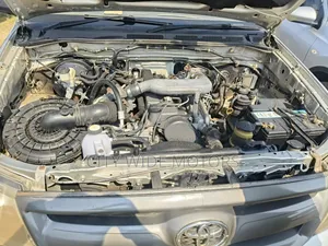 Toyota Hilux 2011 Silver