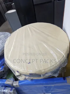 Round Moda Standard Plastic Table