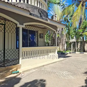 4bdrm Maisonette in Utange for sale