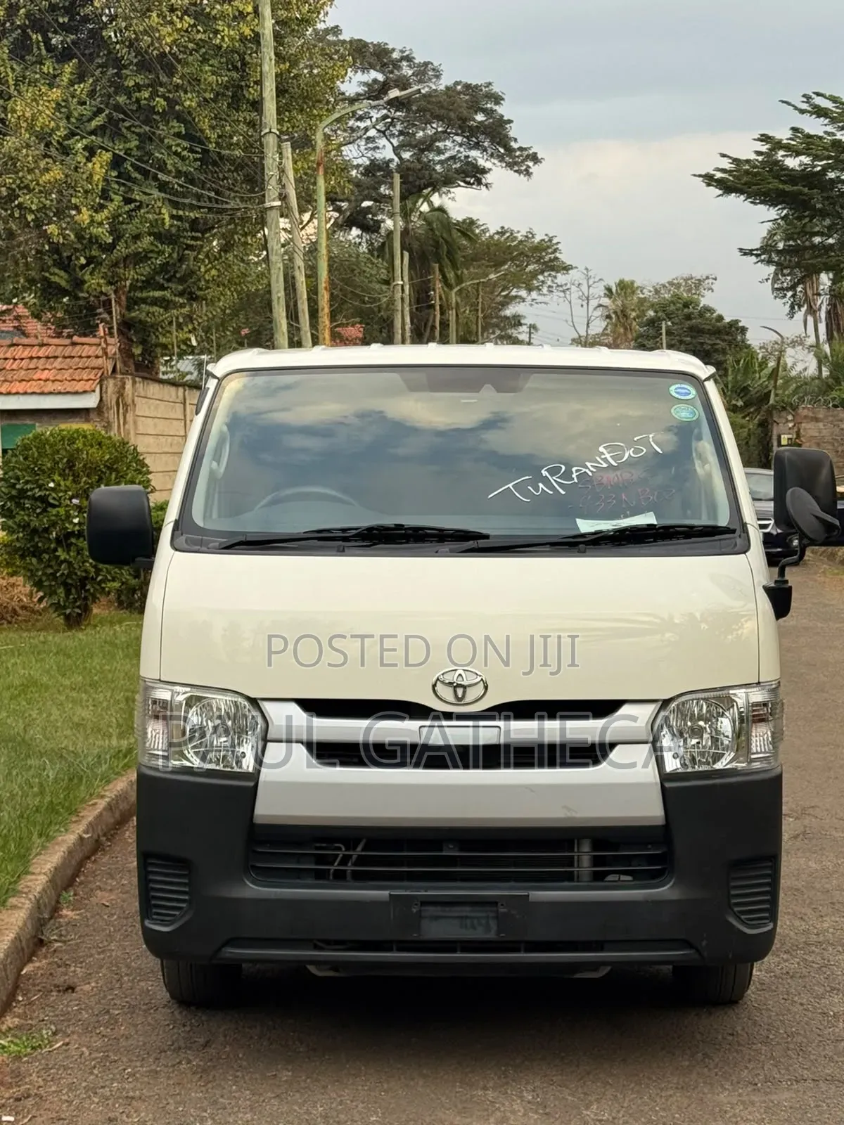 Toyota HiAce 2019 White