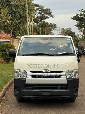 Toyota HiAce 2019 White