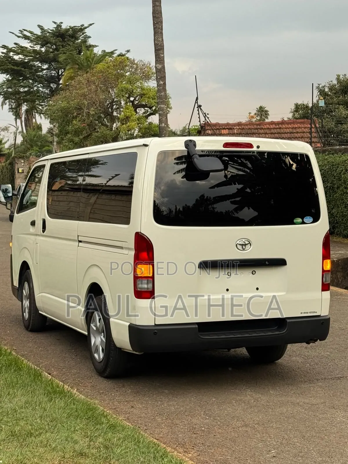 Toyota HiAce 2019 White