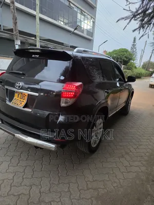 Toyota Vanguard 2013 Black
