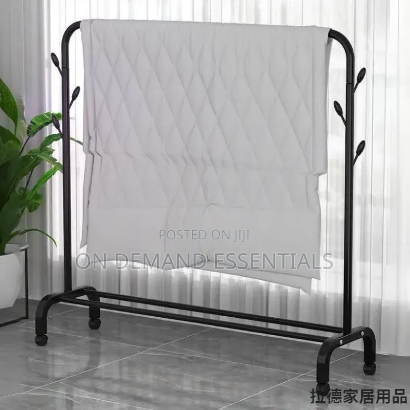Single Pole Standing Iron Cloth Drying Rack