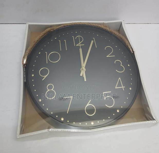 Classic Quartz Wall Clock - thumbnail 3