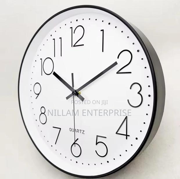 Classic Quartz Wall Clock - thumbnail 4