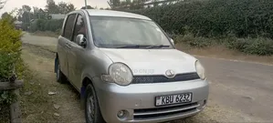 Toyota Sienta 2006 Silver