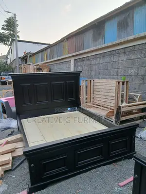 Elegant 5x6 Black Wooden Bed – Strong Stylish