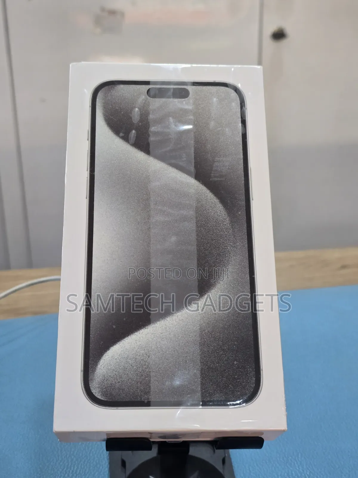 New Apple iPhone 15 Pro Max 256 GB White