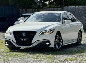 Toyota Crown 2019 Off white