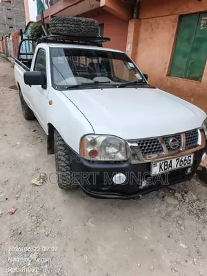 Nissan Hardbody 2007 White