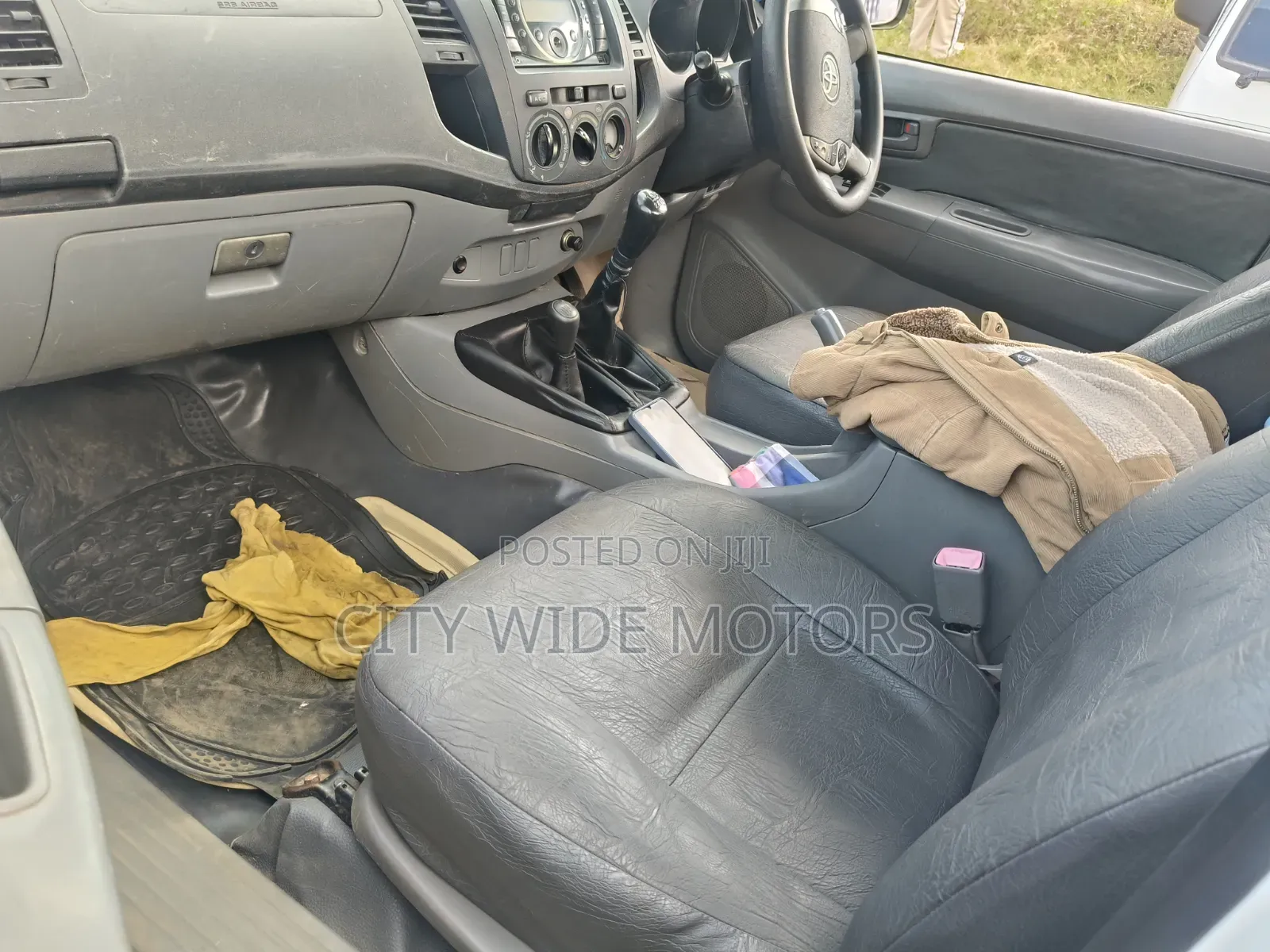 Toyota Hilux 2010 White