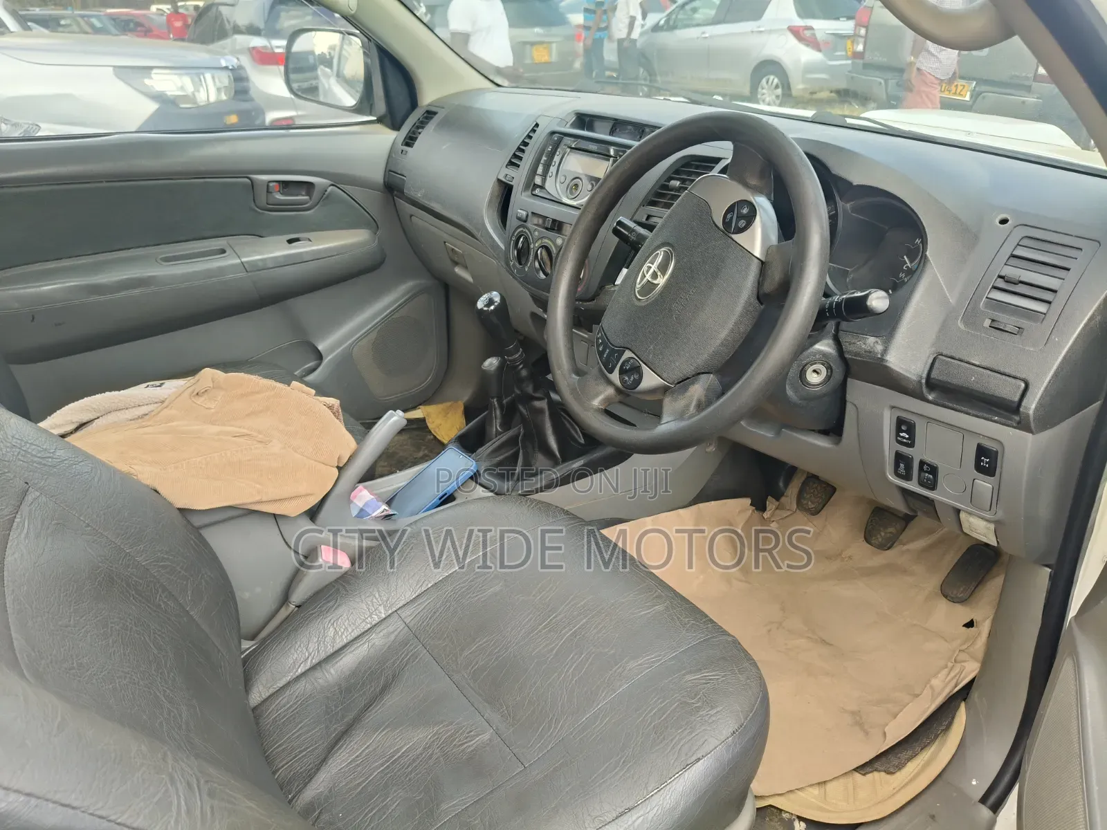 Toyota Hilux 2010 White