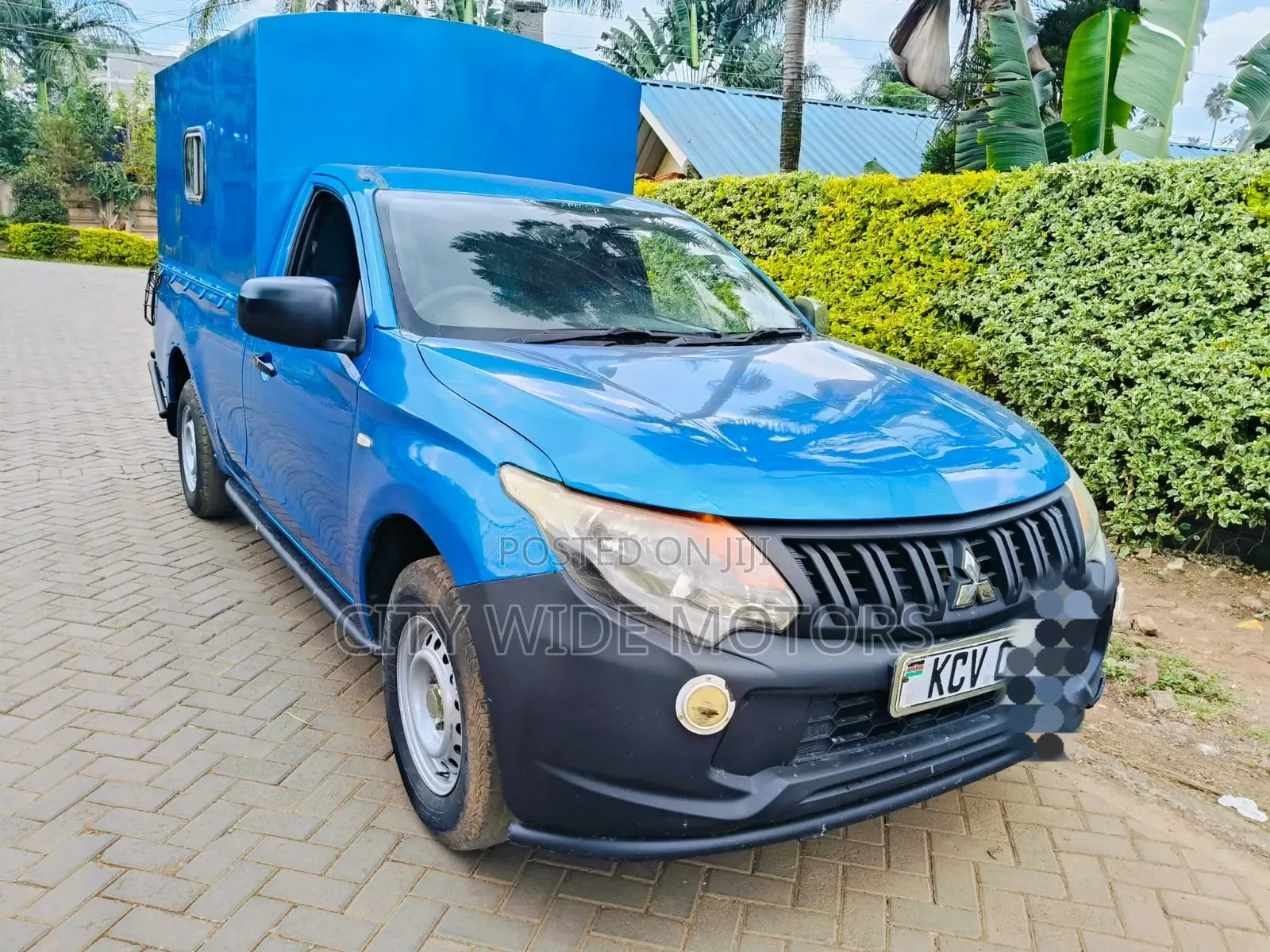 Mitsubishi L200 2019 Blue