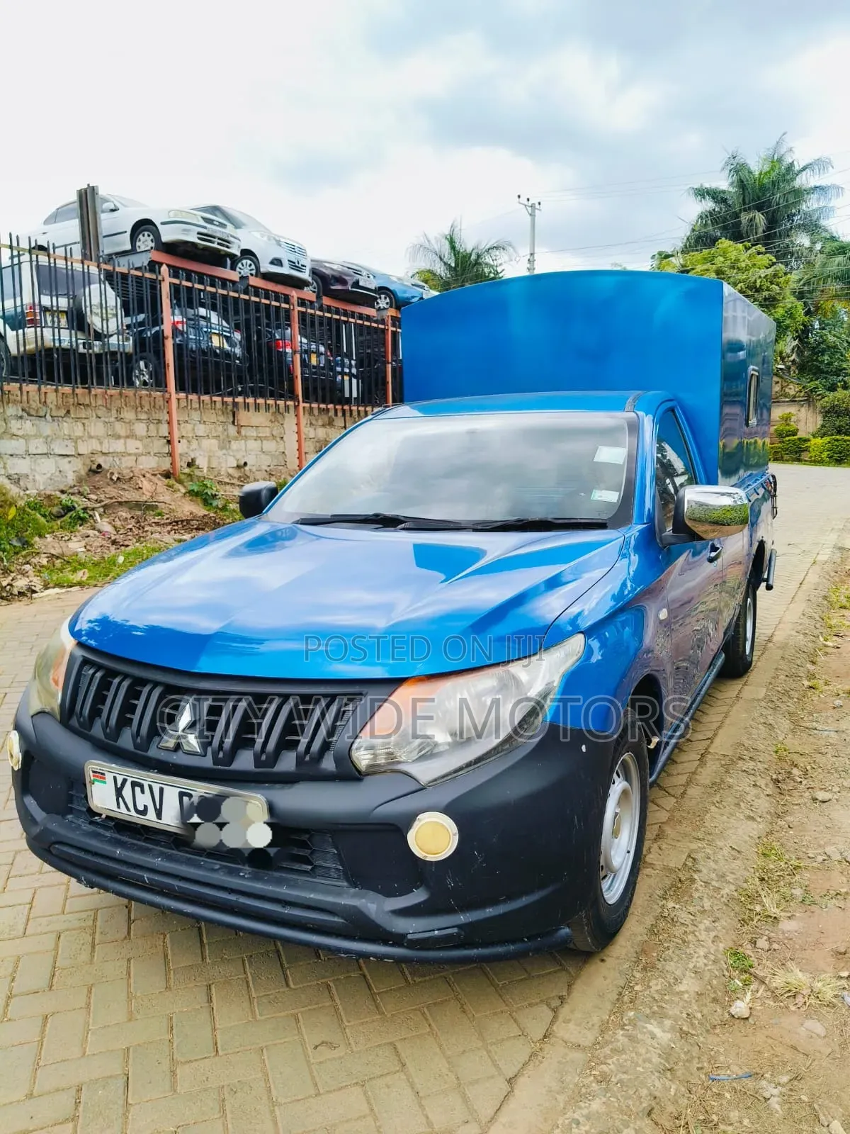 Mitsubishi L200 2019 Blue