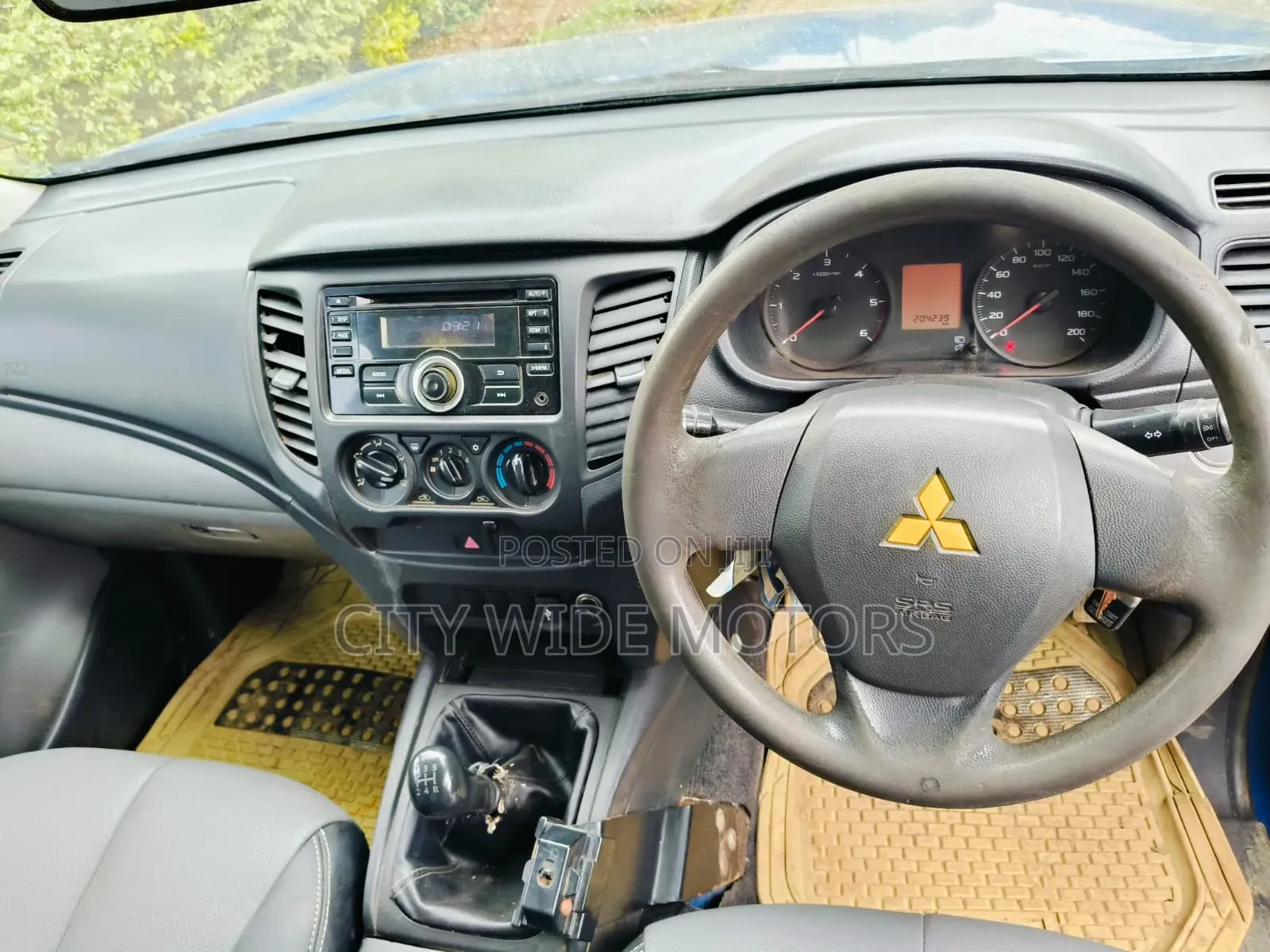 Mitsubishi L200 2019 Blue