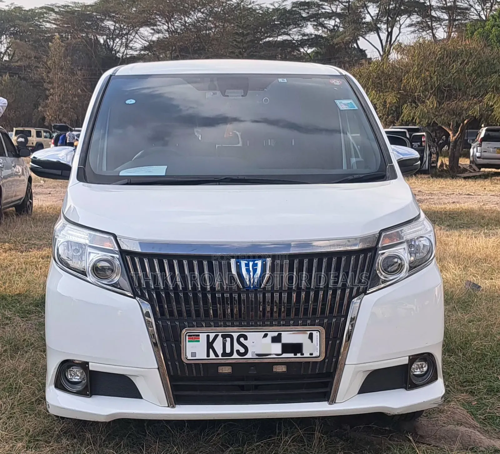Toyota Esquire 2017 White