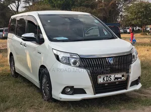 Toyota Esquire 2017 White
