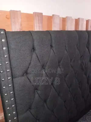 Quick Sale 5by6 Chester Bed
