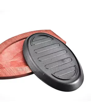 Cast Iron Sizzling Plate With Wooden Base