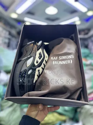 Raf Simons. “ Runner“ Fully Boxed