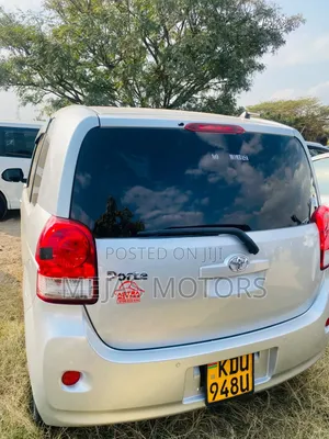 Toyota Porte 2019 Silver