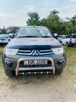 Mitsubishi L200 2015 Gray
