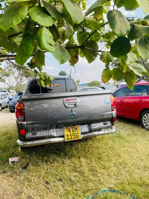 Mitsubishi L200 2015 Gray