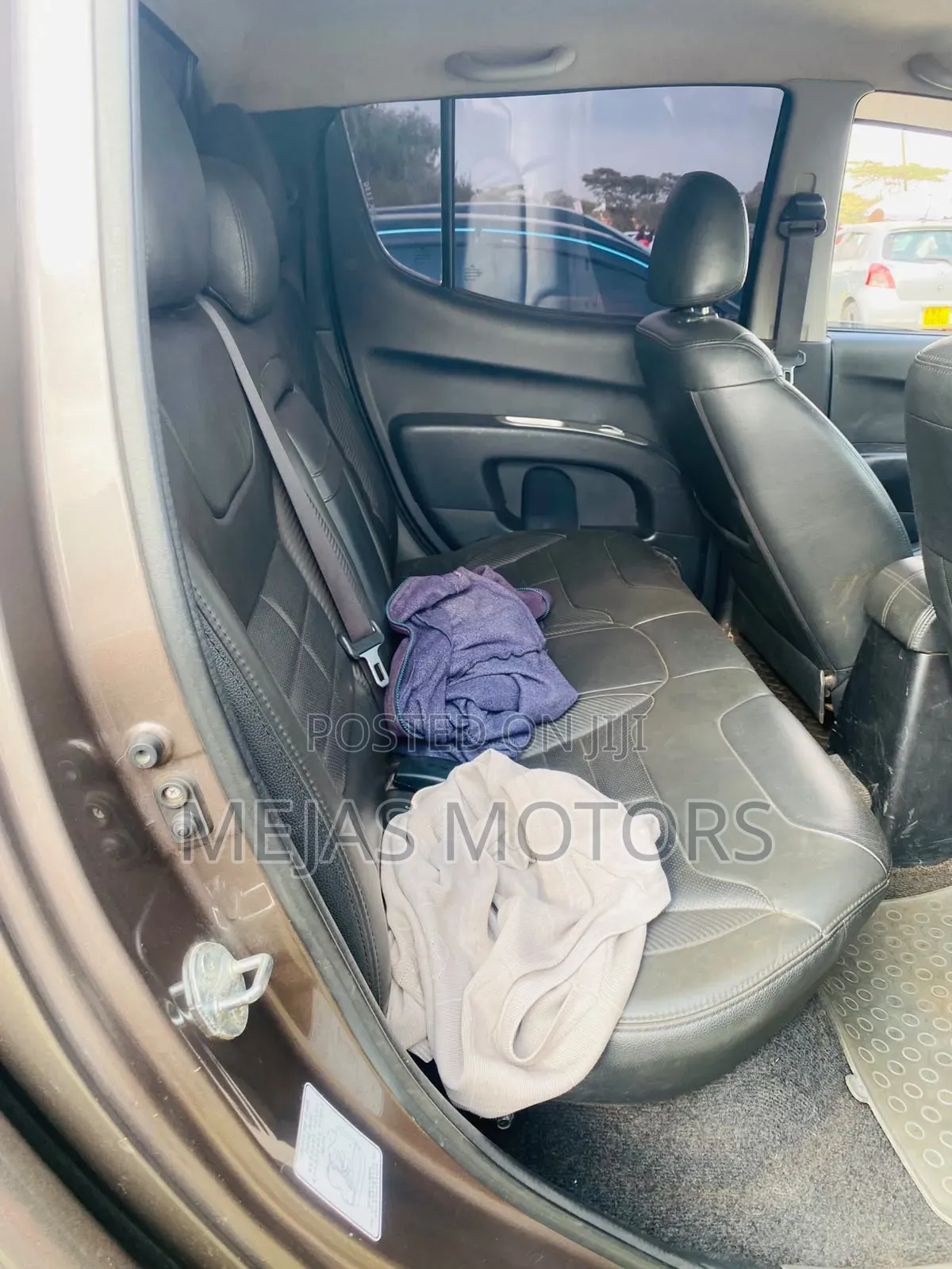 Mitsubishi L200 2015 Gray