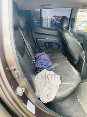 Mitsubishi L200 2015 Gray
