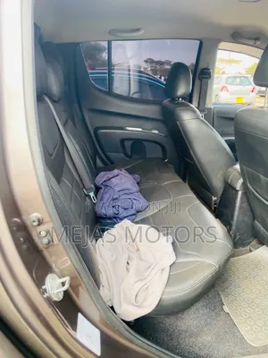 Mitsubishi L200 2015 Gray