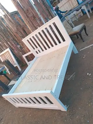 White Wooden Slatted Bed 4*6