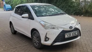 Toyota Vitz 2017 White