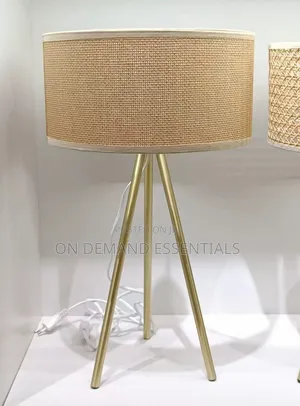 Rattan Table Lamp
 Size: 30 × 52cm