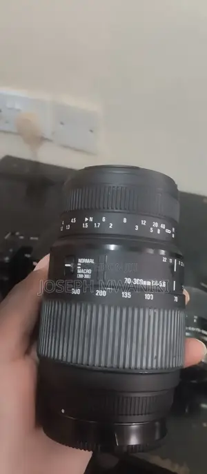 Sony Alpha A200 (DSLR-A200)