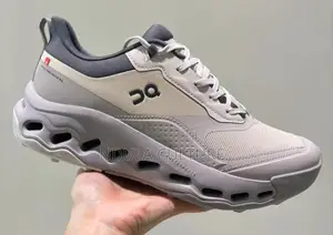 On Cloud Cloudstride Performance Sneakers