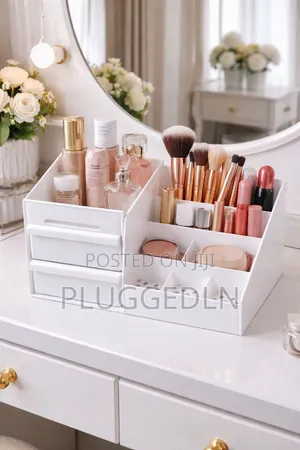 Make-Up Organizer Storage Box*